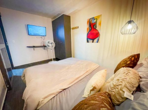 Red apartment excelente ubicacion Laurles Los molinos